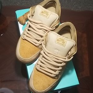 AUTHENTIC Nike SB Dunk Low TRD QS